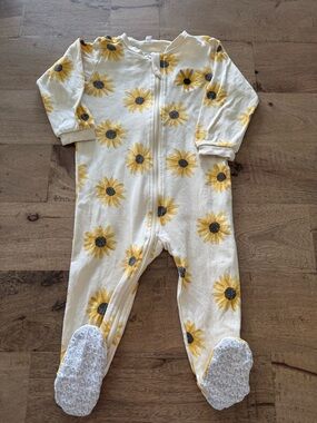 Pekkle Sunflower Printed Cream Baby One-Piece Footed Pajamas size 12 months